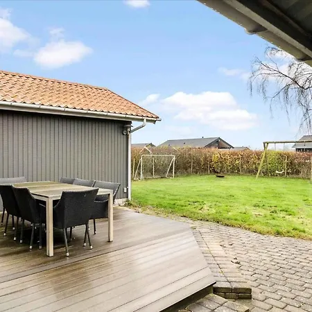 Ferienhaus Lovely On The At Torreso